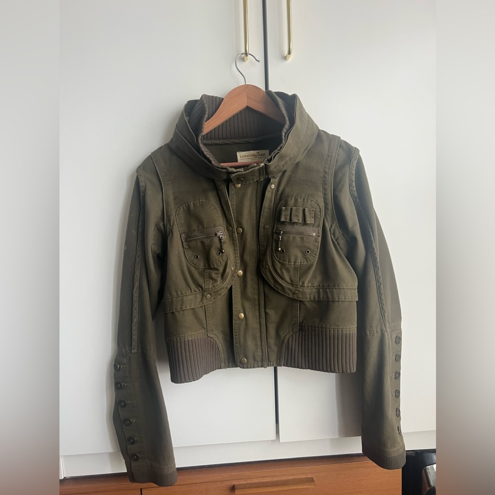 Jacket brand London Jean. Green with zippers